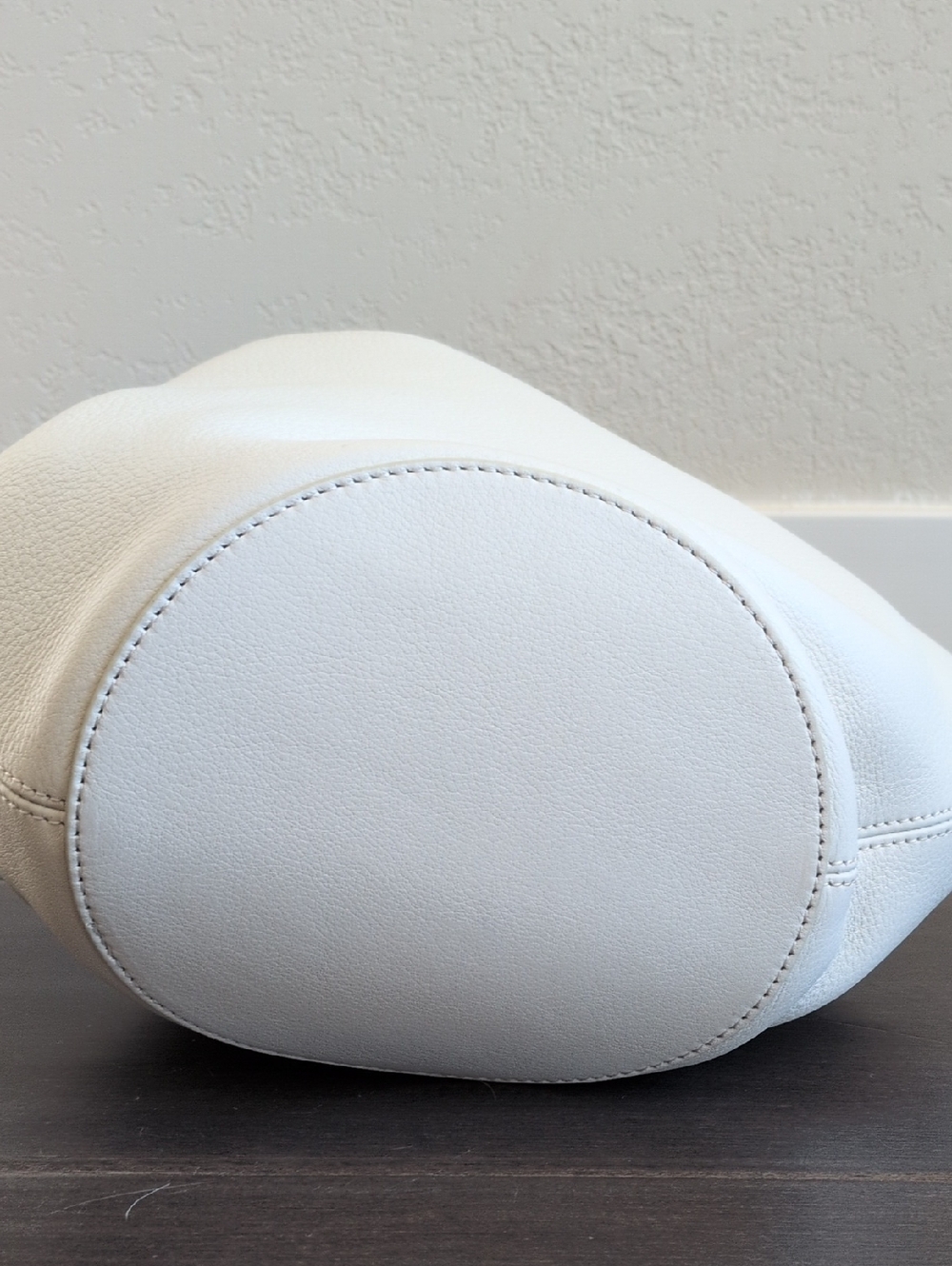 KHAITE Cream Pebble Leather Bag - Picture 6 of 8